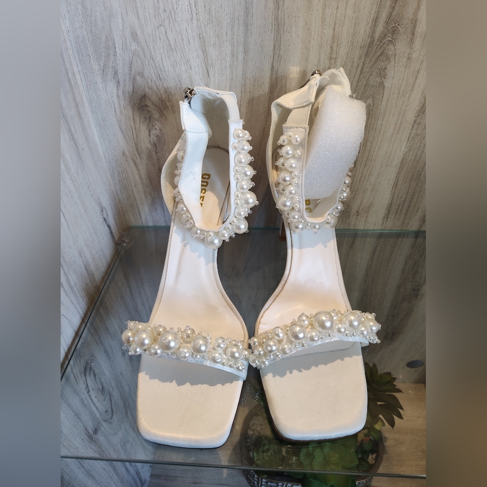 Womens Elegant Pearls Decor Back Zip Elegant White Stilettos Heels - Picture 5 of 15